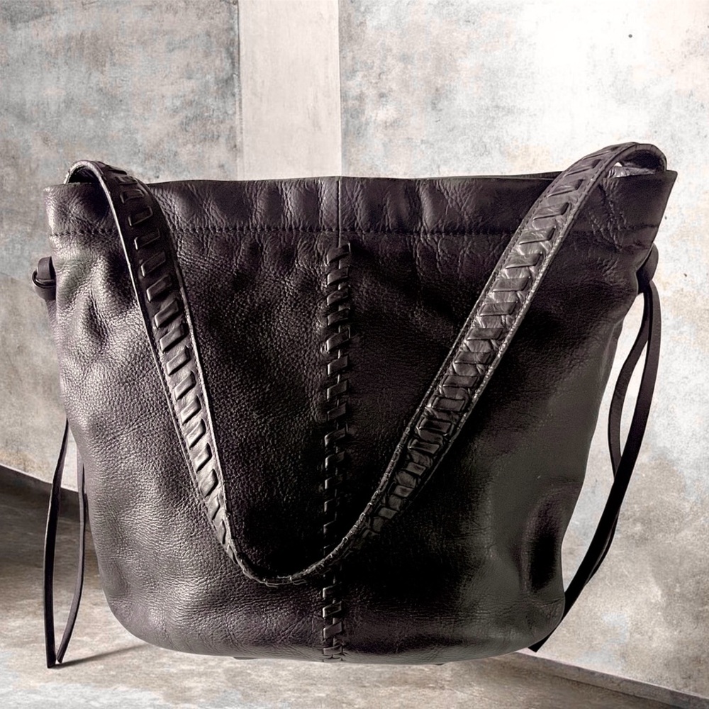 Kooba Whipstitched Leather Bucket Shoulder Bag 13”x11”x5” Black Satchel R-$378 - Picture 2 of 8